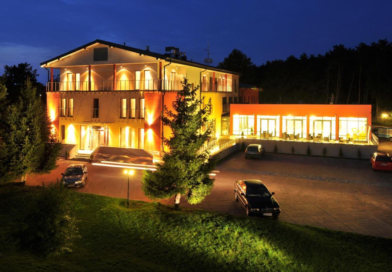 Centrum Wypoczynkowo-Konferencyjne Solaris Łazy Exteriör bild